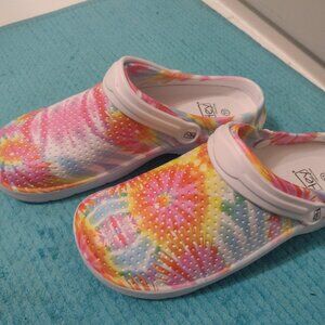 NEW Women's 11 croc-like clogs - Hey brand, perforated